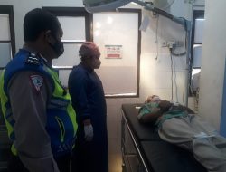 Pengendara Motor Tewas Usai Ditabrak Angkot Pengendara Motor Tewas Usai Ditabrak Angkot