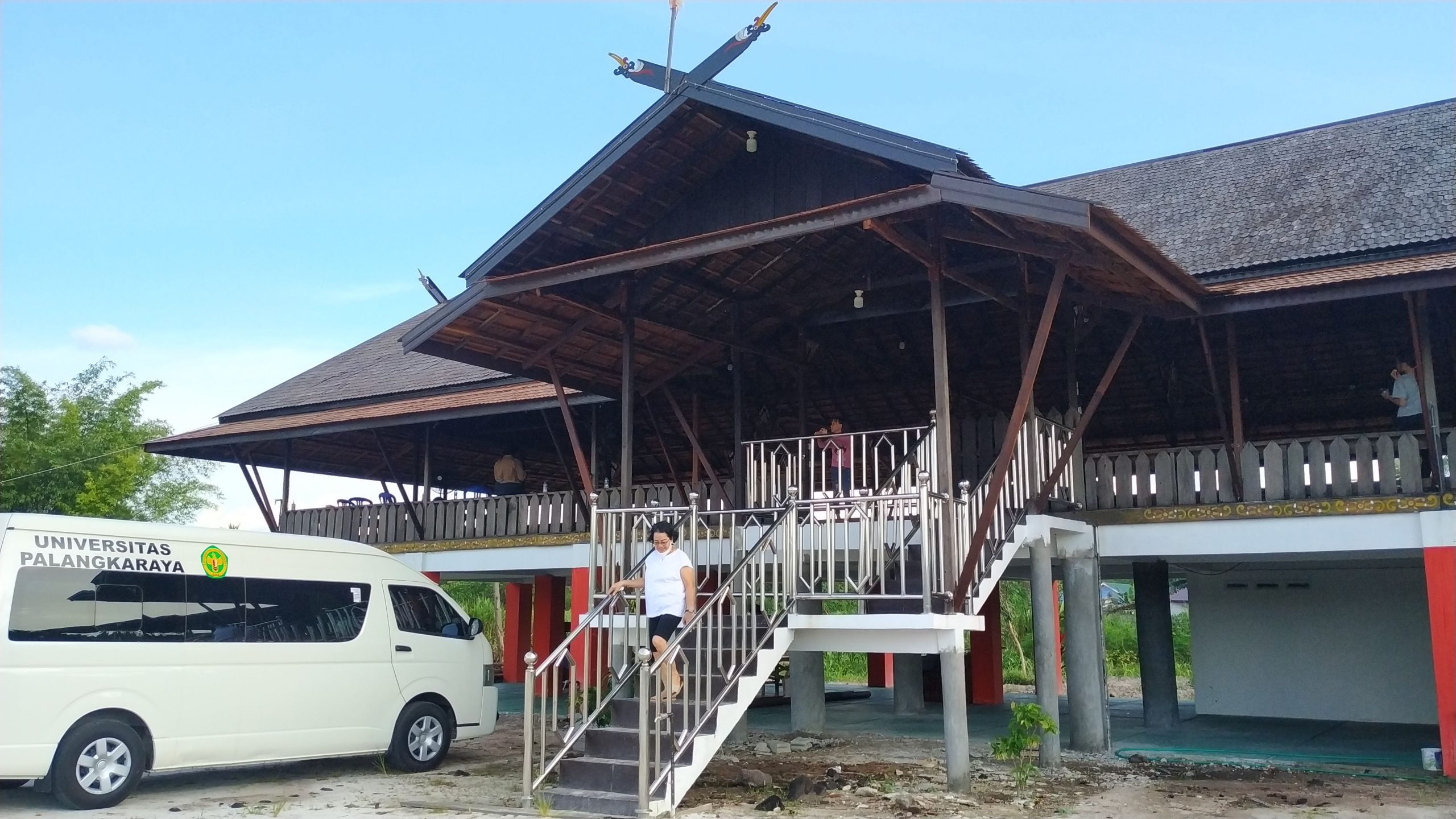 Pesona Betang Nganderang Tarung Tingang AE