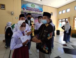 MAN Palangka Raya Peringati Maulid dan Serahkan Hadiah Lomba Bulan Bahasa
