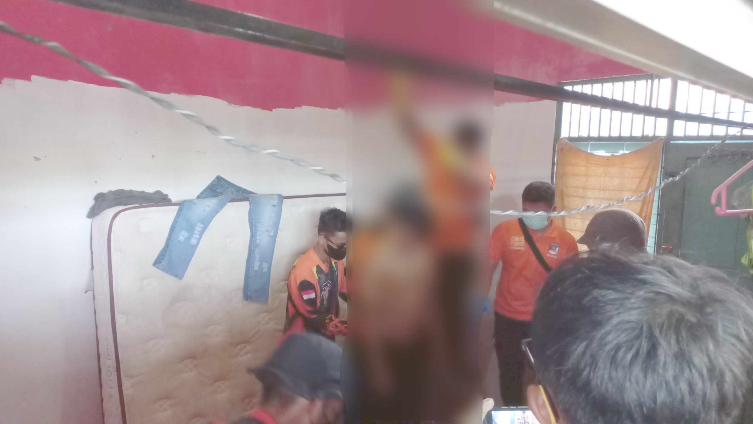 Diduga Masalah Asmara, Pria 22 Tahun Tewas Bunuh Diri di Kamar Kos Diduga Masalah Asmara, Pria 22 Tahun Tewas Bunuh Diri di Kamar Kos