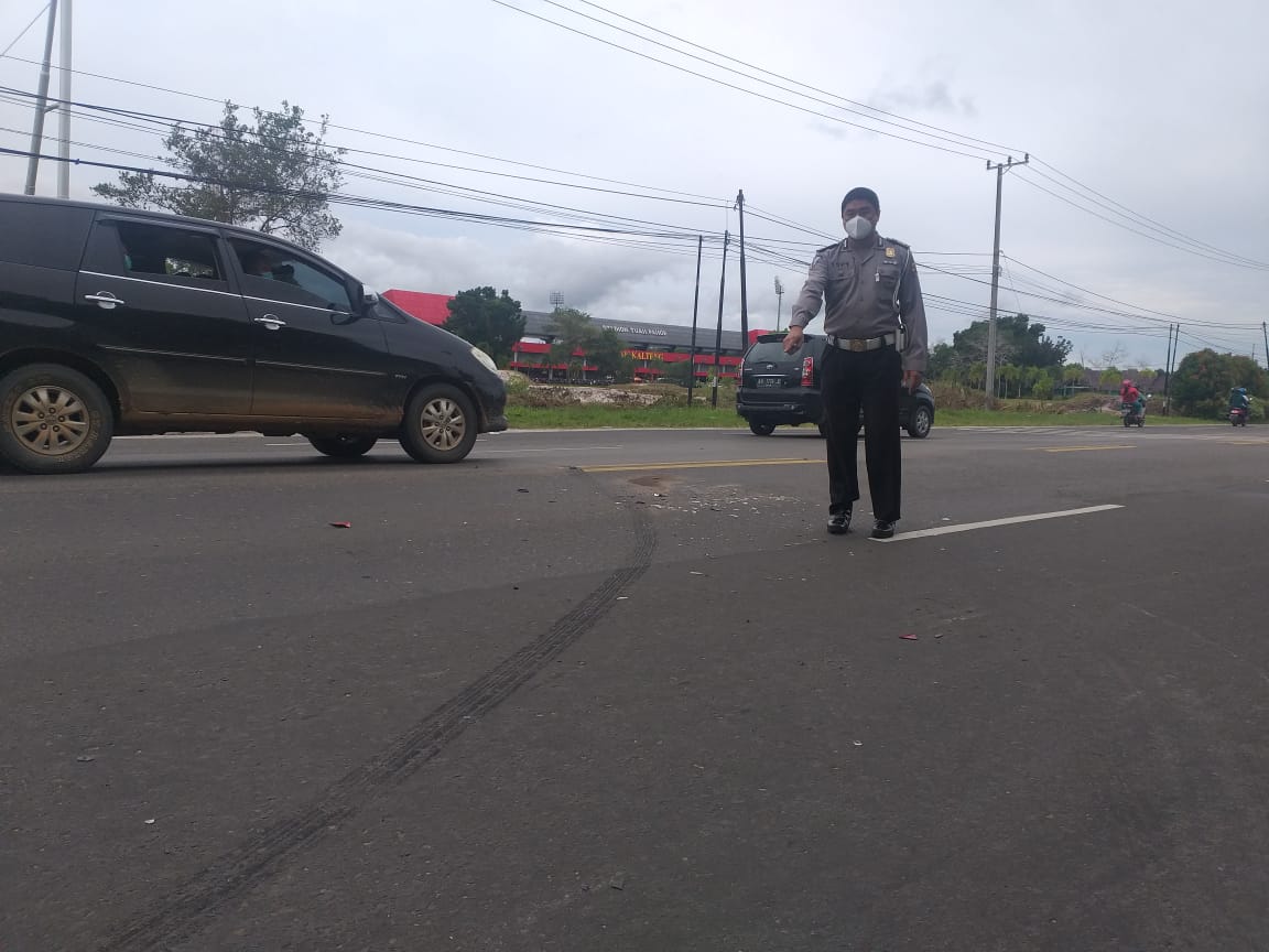 Hantam Avanza, Pengendara Jupiter MX Tewas di Km 5