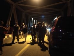 Putus Cinta, Pemuda Ini Nekat Mau Lompat dari Jembatan Kahayan Putus Cinta, Pemuda Ini Nekat Mau Lompat dari Jembatan Kahayan
