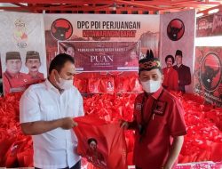 Agustiar Kembali Serahkan Bantuan Sembako dari Puan Maharani