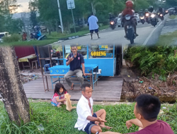Tim 12 Dishub Evakuasi ODGJ yang Ganggu Lalu Lintas Jalan Adonis Samad