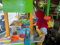 Dibatasi 1 Liter, Penjual Gorengan Enggan Antre