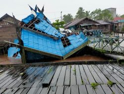 Dihantam Angin Puting Beliung, 10 Rumah dan Pelabuhan Rusak