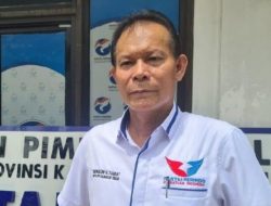 TRUK PBS ANGKUT KAYU LOG-Wakil Rakyat Dukung Ketegasan Bupati Katingan TRUK PBS ANGKUT KAYU LOG-Wakil Rakyat Dukung Ketegasan Bupati Katingan