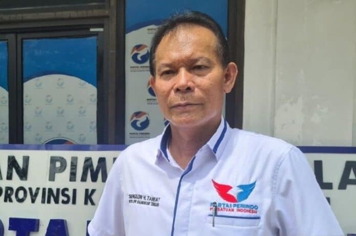 TRUK PBS ANGKUT KAYU LOG-Wakil Rakyat Dukung Ketegasan Bupati Katingan TRUK PBS ANGKUT KAYU LOG-Wakil Rakyat Dukung Ketegasan Bupati Katingan