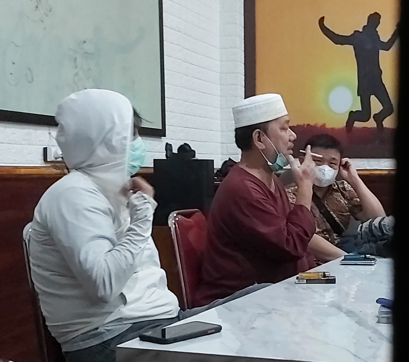 DIKAWAL BARESKRIM DAN KEJAGUNG-Direktur PT KMI Dilimpahkan ke Kejari Palangka Raya