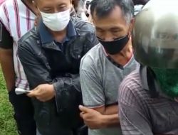 BERJEJAL, WARGA SERBU BULOG-600 Liter Minyak Goreng Ludes 1 Jam