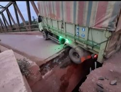 Jembatan Bajarau Bolong, Truk Terperosok
