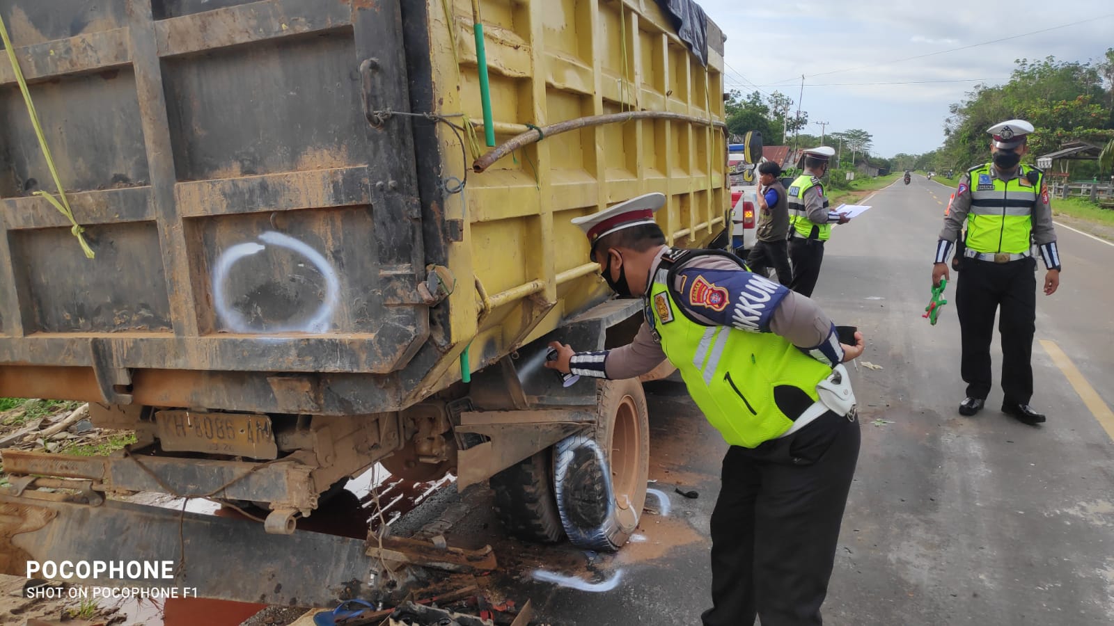 Tabrak Truk Parkir, 2 Pengendara Tewas