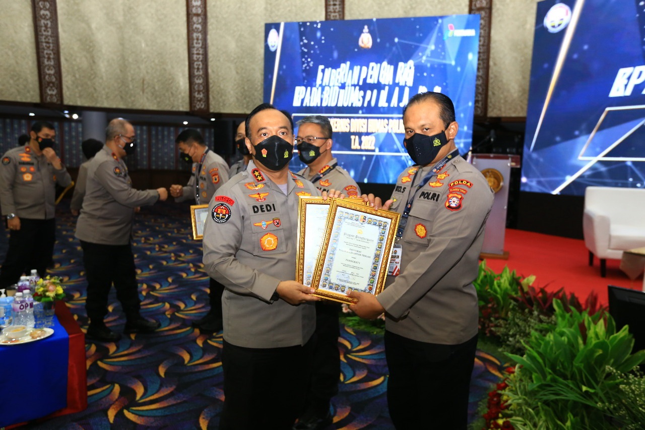 Humas Polda Raih 2 Penghargaan dari Kadivhumas