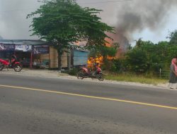 Disambar Petir, 3 Rumah Terbakar