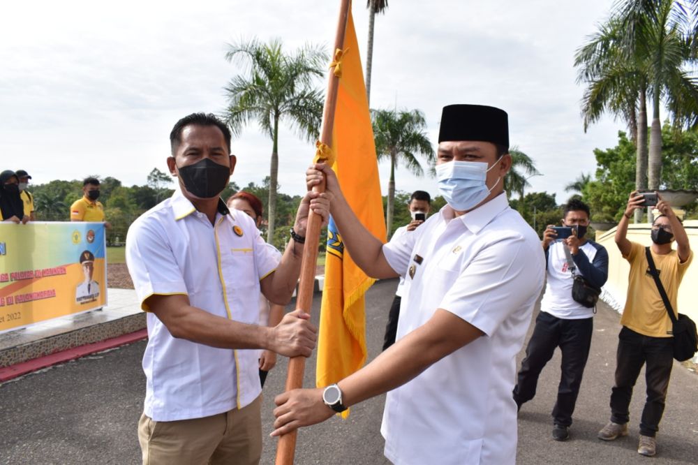 LIGA PELAJAR & KEJURDA- Bupati Lamandau Lepas Kontingen Taekwondo dan Panahan