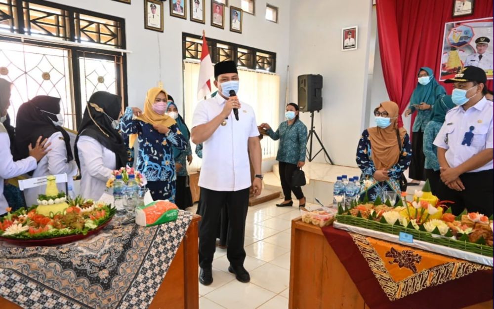 Hadiri HUT Menthobi Raya, Bupati Lamandau Minta Pelayanan Publik Terus Ditingkatkan