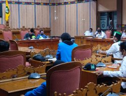Demo Santun, Mahasiswa Disambut Hangat Wakil Ketua I Dewan