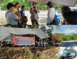 DILARANG JUDI DI RITUAL WARA-Pasang Spanduk Imbauan, Kapolsek Dicegat Warga 