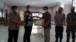 PARTISIPASI PROGRAM KONSORSIUM-PT Astra Agro Lestari Raih Piagam Penghargaan