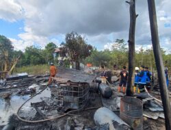 Gudang Penimbunan BBM Terbakar di Jalan Mahir Mahar