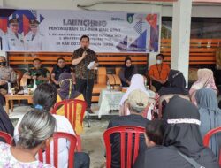 Bupati Kotim Serahkan Bantuan Sosial BLT BBM