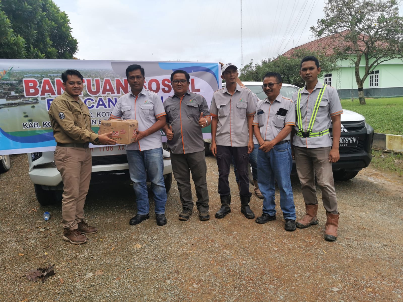 DI KOLAM DAN KUMAI, BGA GROUP SALURKAN 980 PAKET  SEMBAKO BAGI KORBAN BANJIR 