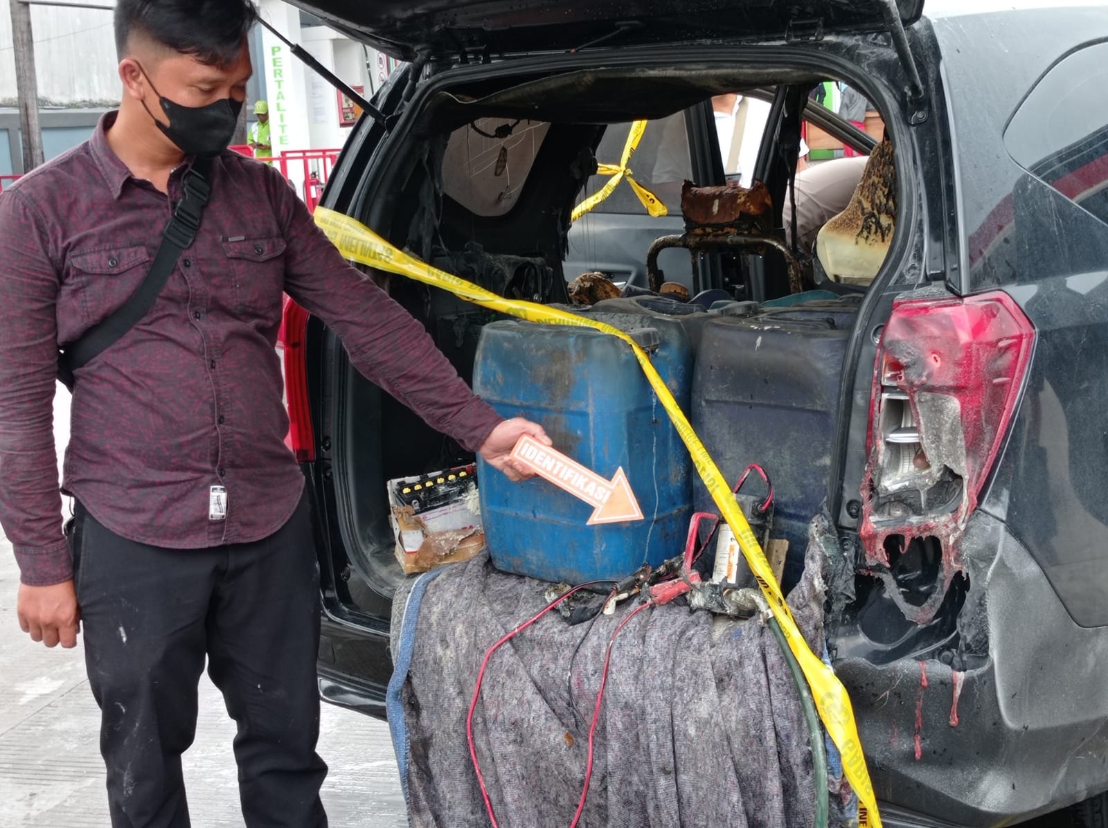 Mobil Pelangsir Terbakar di SPBU G Obos