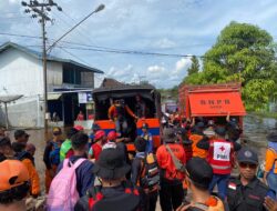 BANJIR KOBAR-7.533 Jiwa Hidup di Pengungsian
