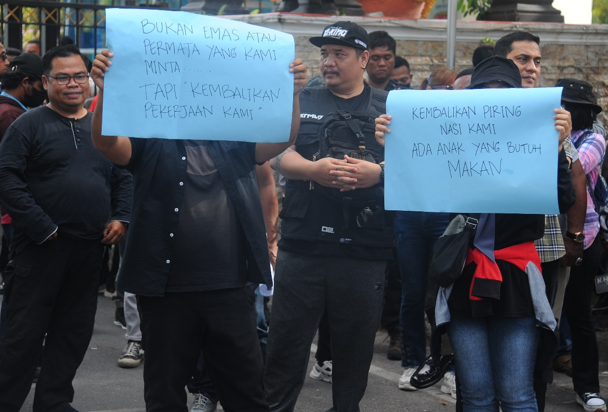 Kami Demo untuk Bela Ribuan Putra Dayak yang Diberhentikan, Kenapa Kalian Halangi!