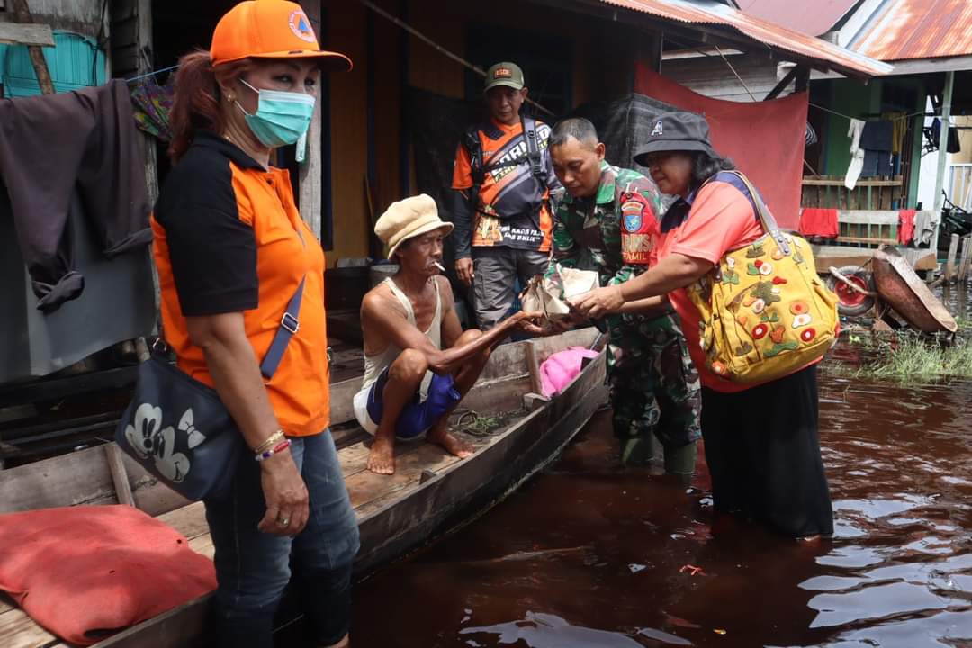 BANJIR PALANGKA RAYA -Bantuan Terus Mengalir