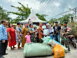 Mini Soccer R88 Pangkalan Bun Gandeng PWI Kobar Bagikan Ratusan Paket Bantuan untuk Pengungsi Banjir