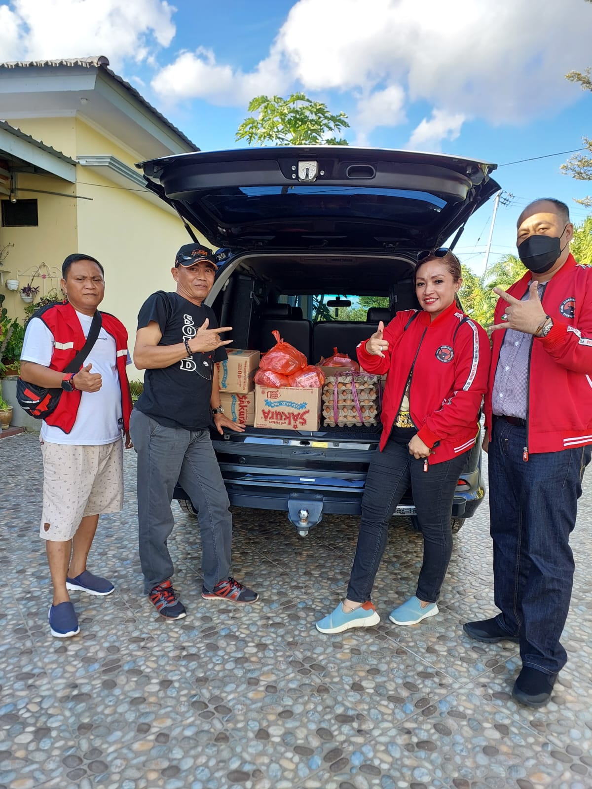PDI Perjuangan Kota Palangka Raya Kembali Salurkan Bantuan untuk Korban Banjir PDI Perjuangan Kota Palangka Raya Kembali Salurkan Bantuan untuk Korban Banjir