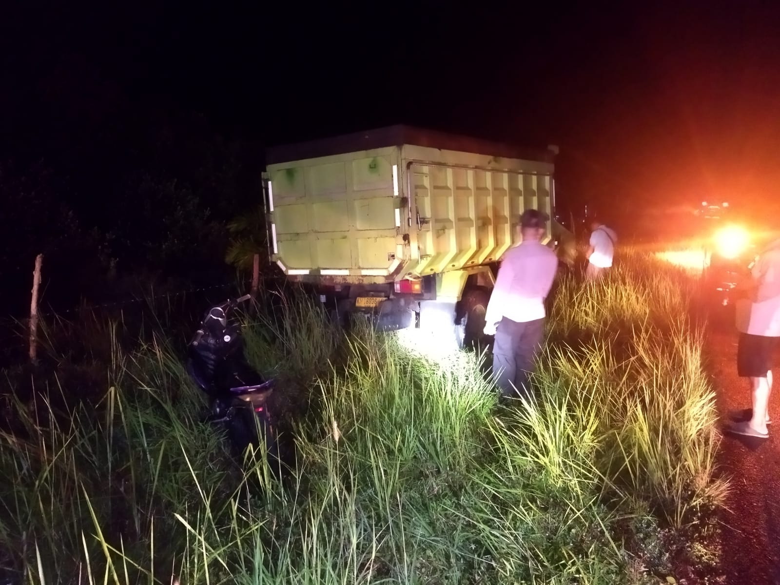 Edy Tewas Digilas Truk di Ujung Pandaran