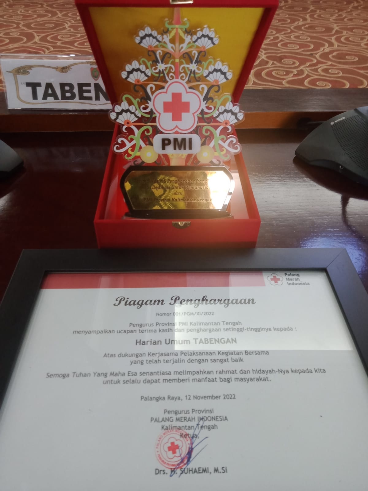 Tabengan Terima Penghargaan Mitra PMI Kalteng