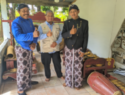 Paguyuban Karawitan Purwa Kencana Terima Bantuan Kearifan Lokal Kemensos