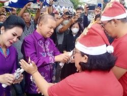 Ribuan Umat Kristiani Kapuas Ikuti Pawai Lilin 2022