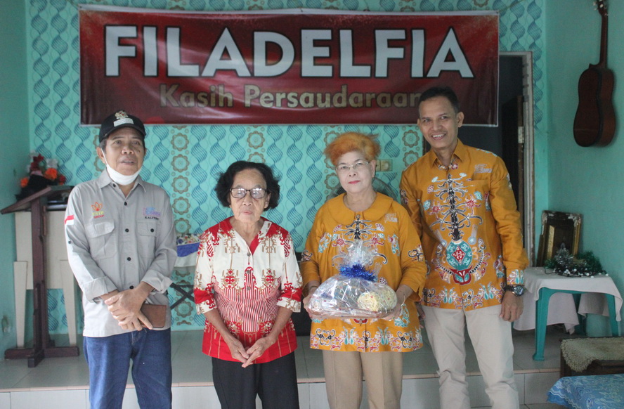 Meriahkan Natal, SMSI Kalteng Gelar Kunjungan Kasih dan Serahkan Bingkisan