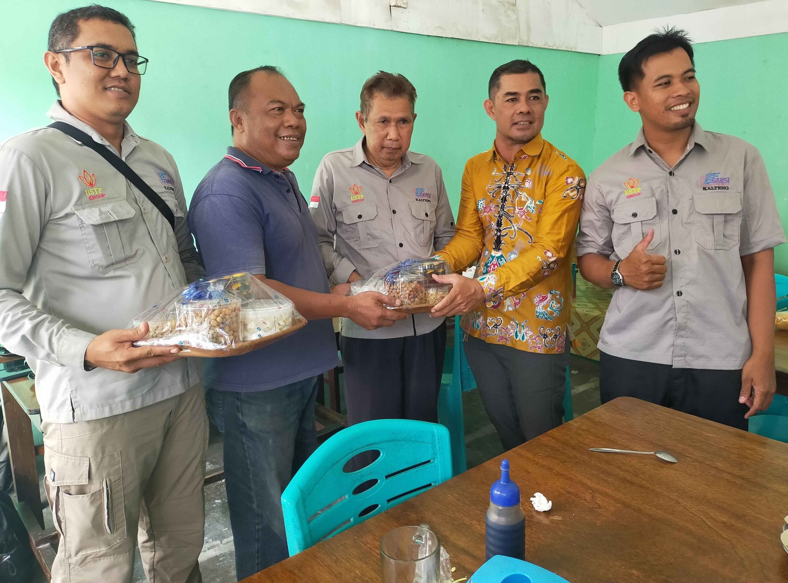 Meriahkan Natal, SMSI Kalteng Gelar Kunjungan Kasih dan Serahkan Bingkisan