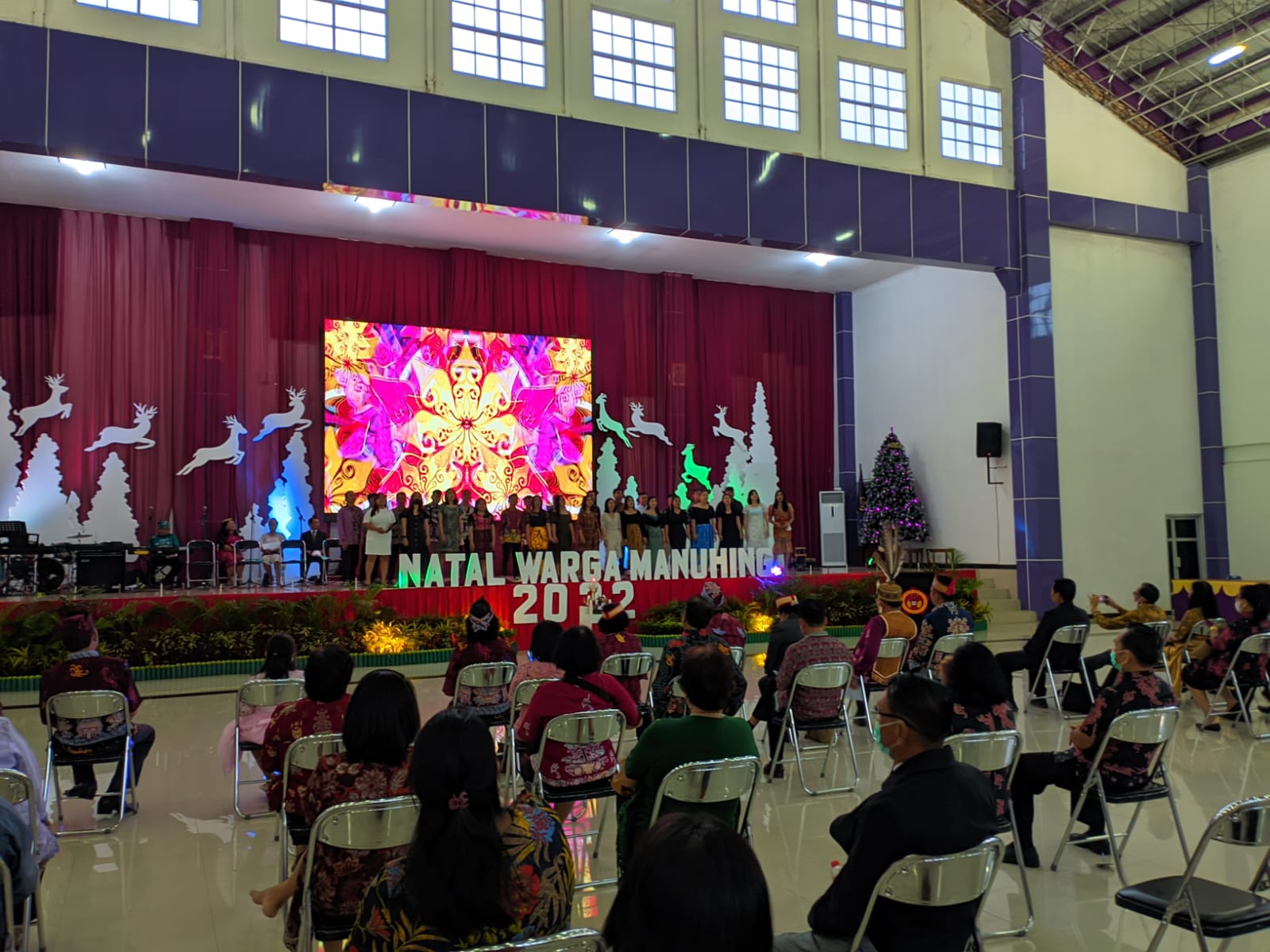 Kerukunan Warga Manuhing Gelar Natal Bersama Kerukunan Warga Manuhing Gelar Natal Bersama