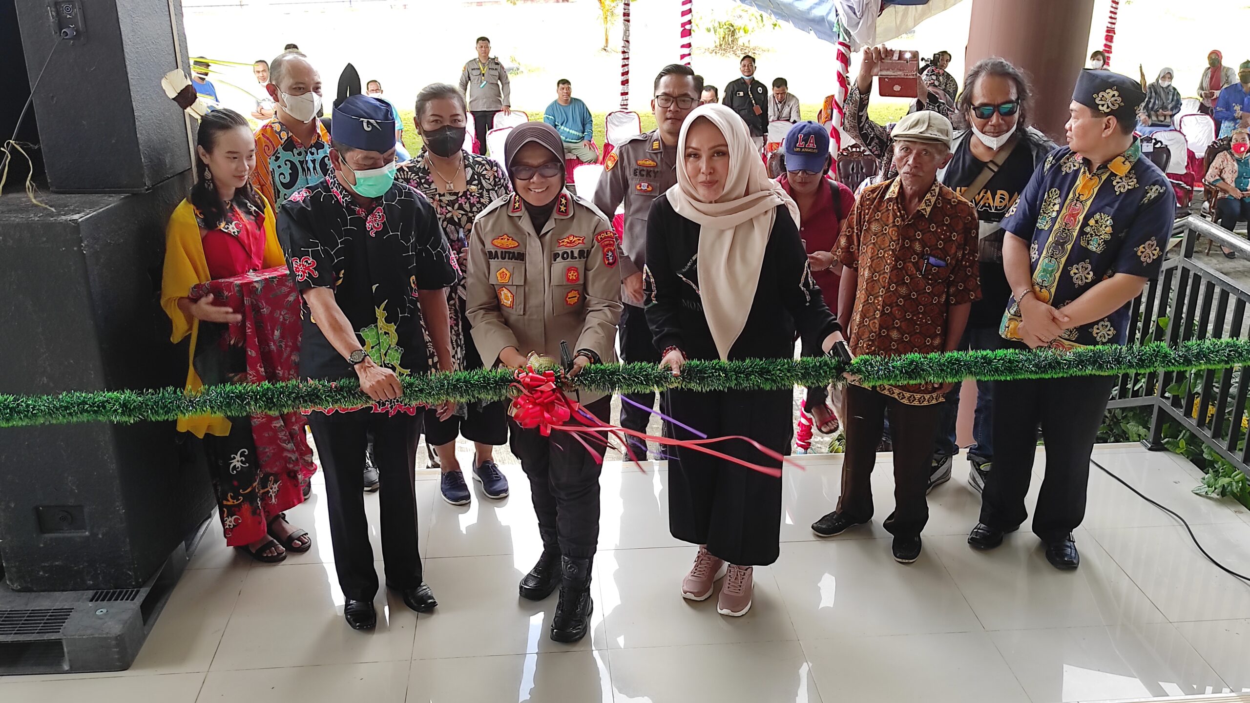 Bertema Reborn, Seniman Kalteng Pamerkan Karya Terbaik