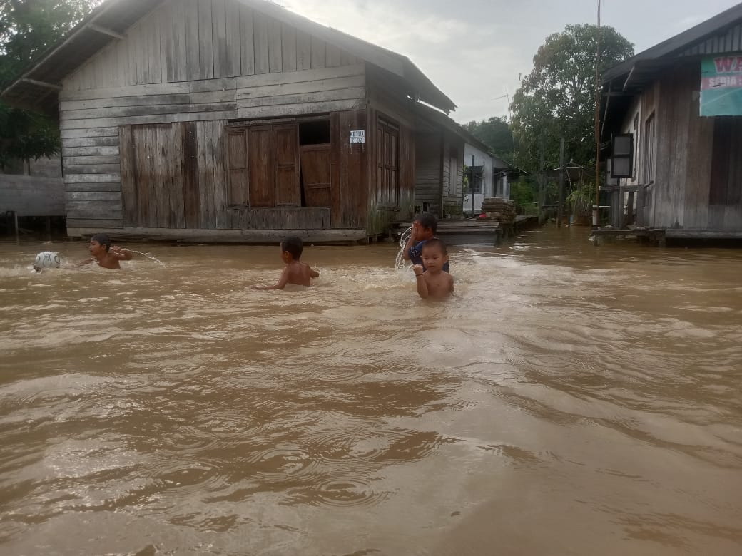 DAS Kapuas Meluap, Desa Lawang Kamah Sudah 5 Hari Terendam