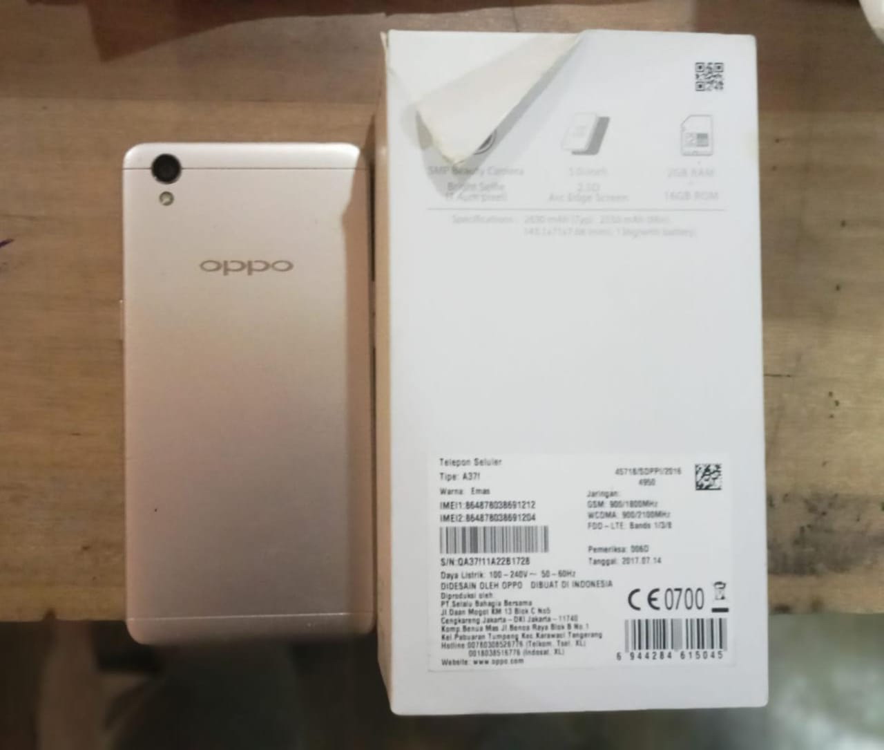 Numpang Toilet, Wanita Ini Embat 2 Handphone