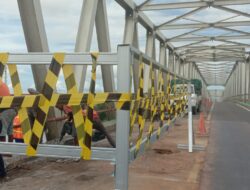 Pengendara yang Melewati Jembatan Sei Katingan Diharap Bersabar