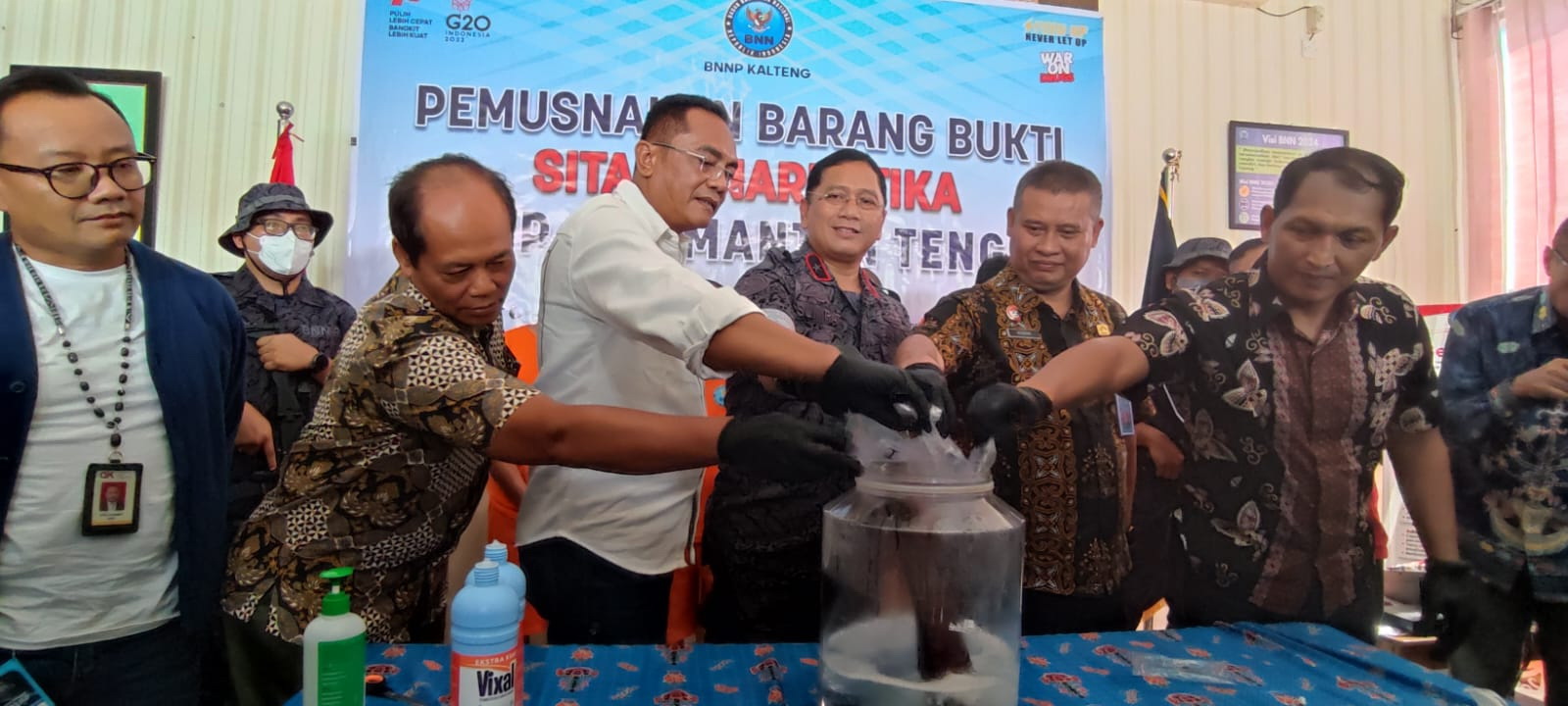 BNN Musnahkan 341 Gram Sabu Jaringan Pontianak-Sampit- Palangka