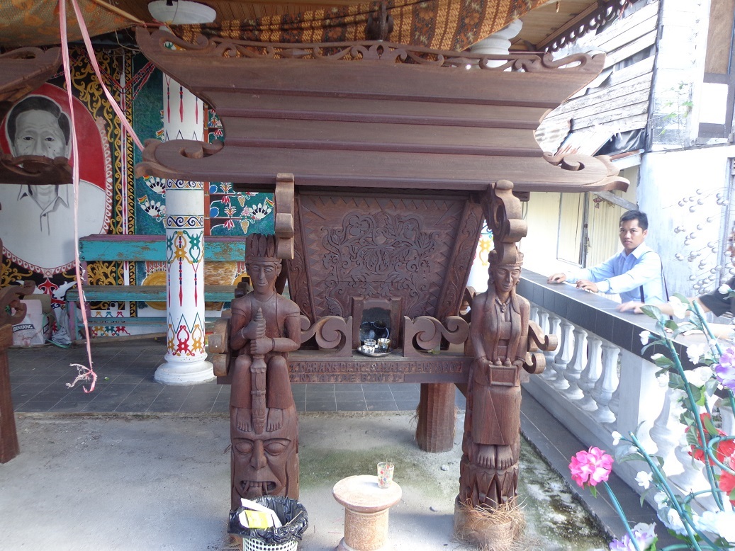 Sandung, Ritual dan Makam Suku Dayak
