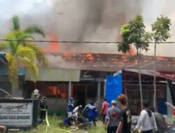 Diduga Arus Pendek Listrik, KSOP Batanjung Kapuas Terbakar Diduga Arus Pendek Listrik, KSOP Batanjung Kapuas Terbakar