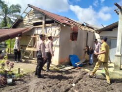 Puting Beliung Hantam Rumah dan Sekolah