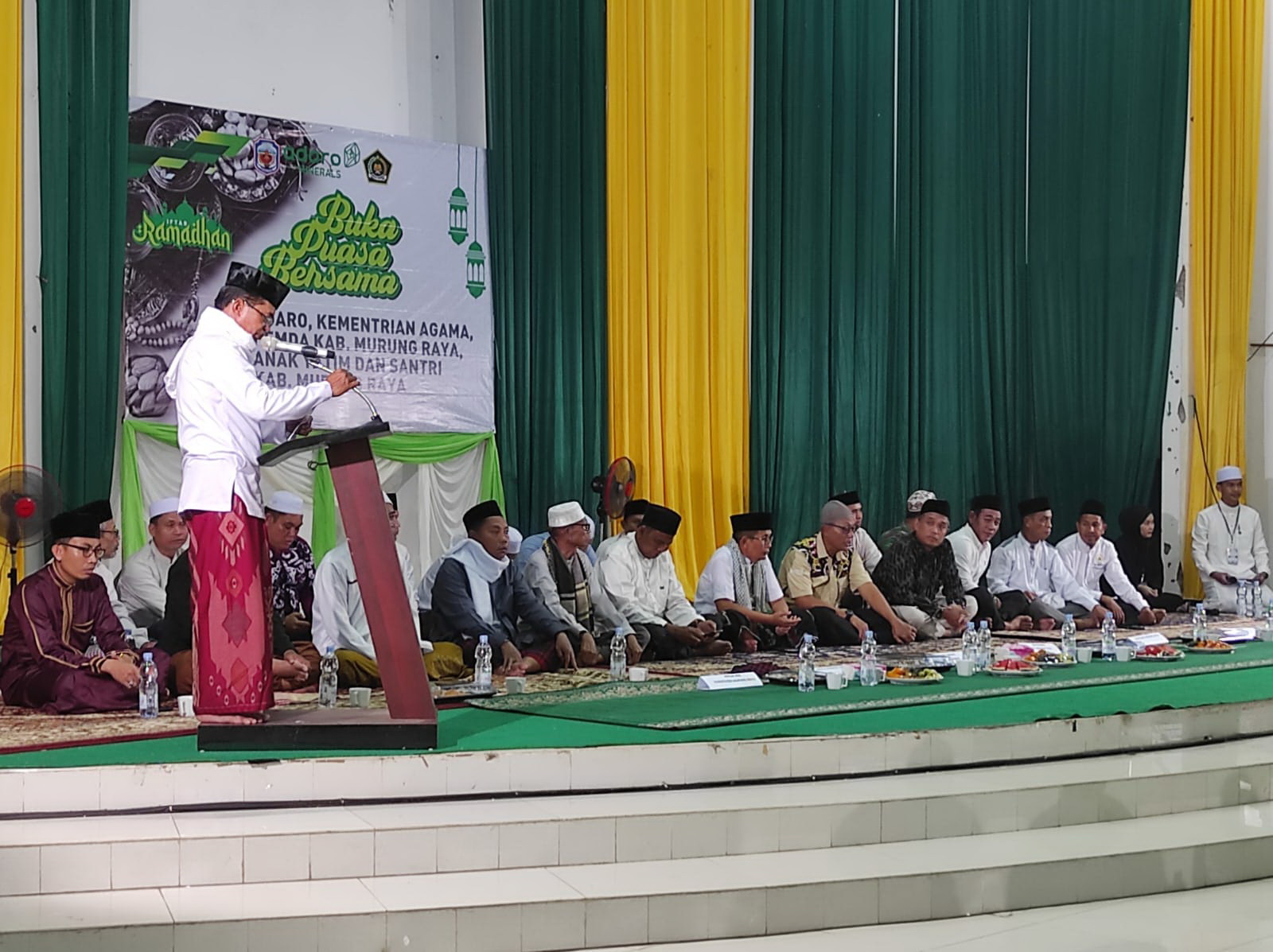 Pemkab Buka Puasa Bersama Santri dan Anak Yatim  