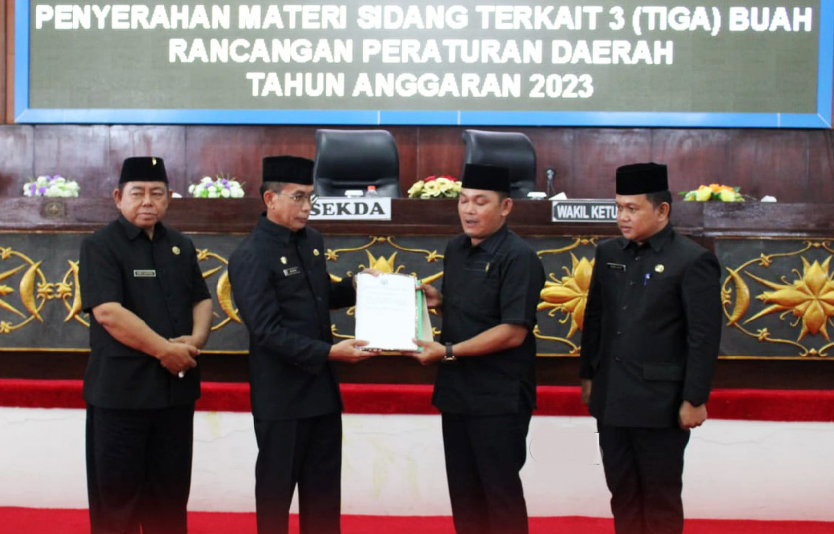Sekda Tanggapi Pandangan Fraksi di DPRD Mura
