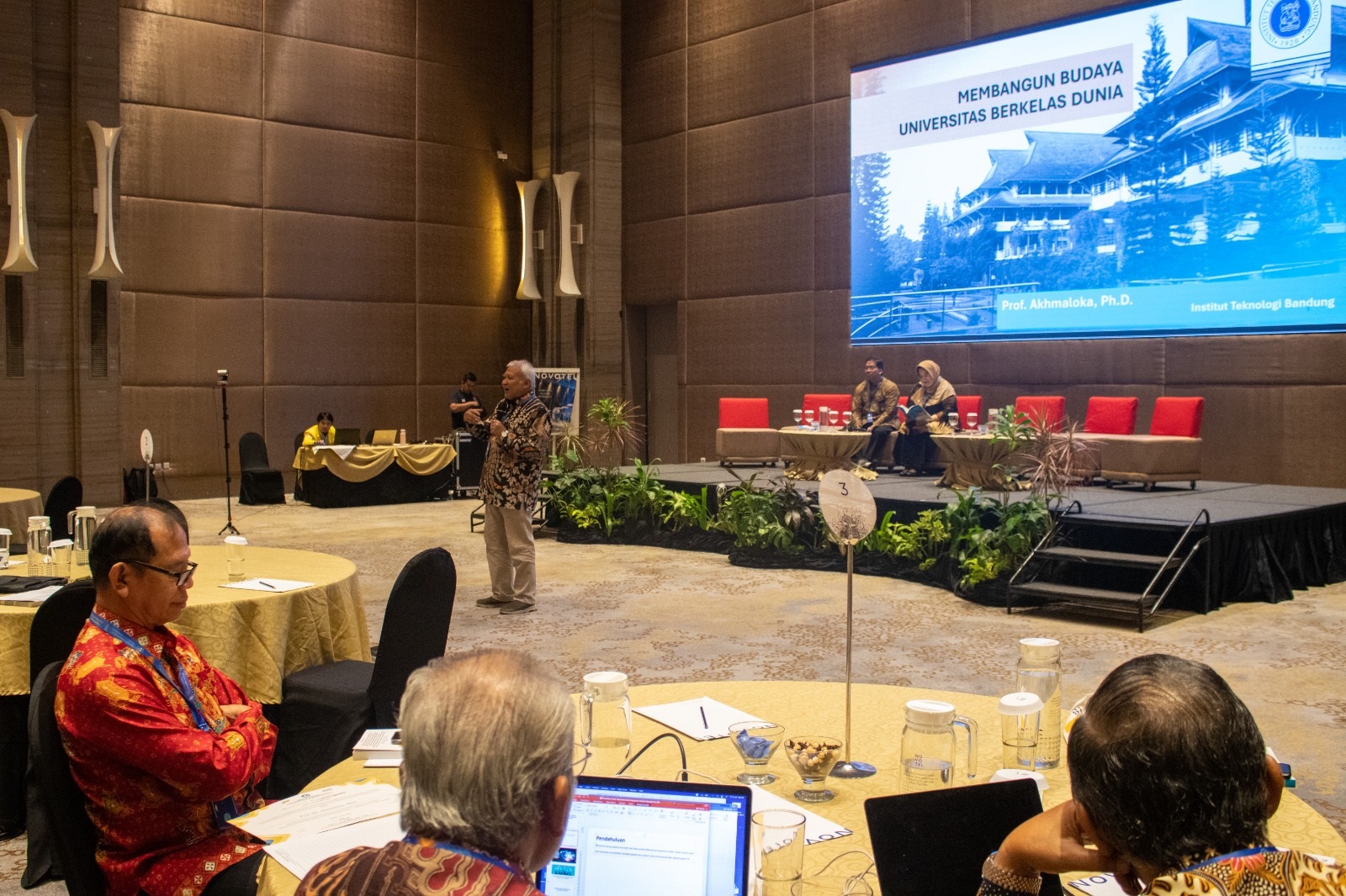 Rektor UPR Hadiri Peluncuran Buku 'Kepemimpinan Menuju Universitas Berkelas Dunia'